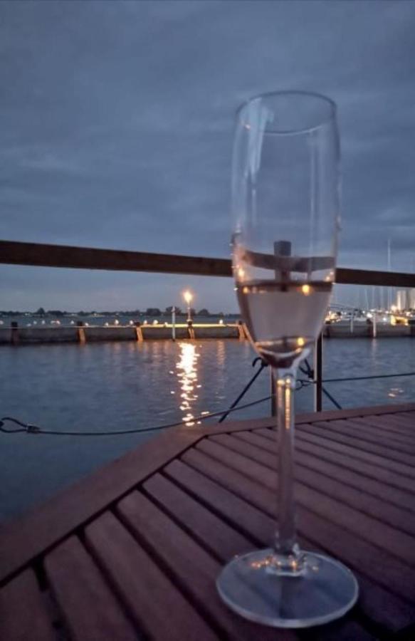 Отель Hausboot Isa-Bella Burg  Экстерьер фото